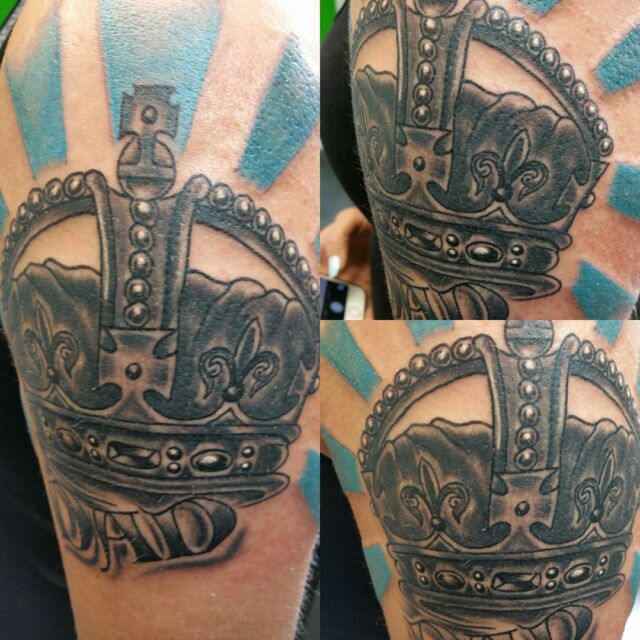 Anfang ist gemacht #crown tattoo